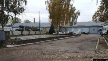 «Перадачы для „нашых“». Рэпартаж з-пад сьценаў ізалятараў у Баранавічах