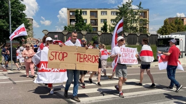 Беларускія актывісты перакрылі рух грузавога транспарту на мяжы з Польшчай і Літвой