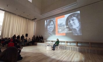 «Супраціўляйся!» Як прайшлі літаратурныя сустрэчы са Святланай Алексіевіч і Евай Вежнавец у Варшаве?